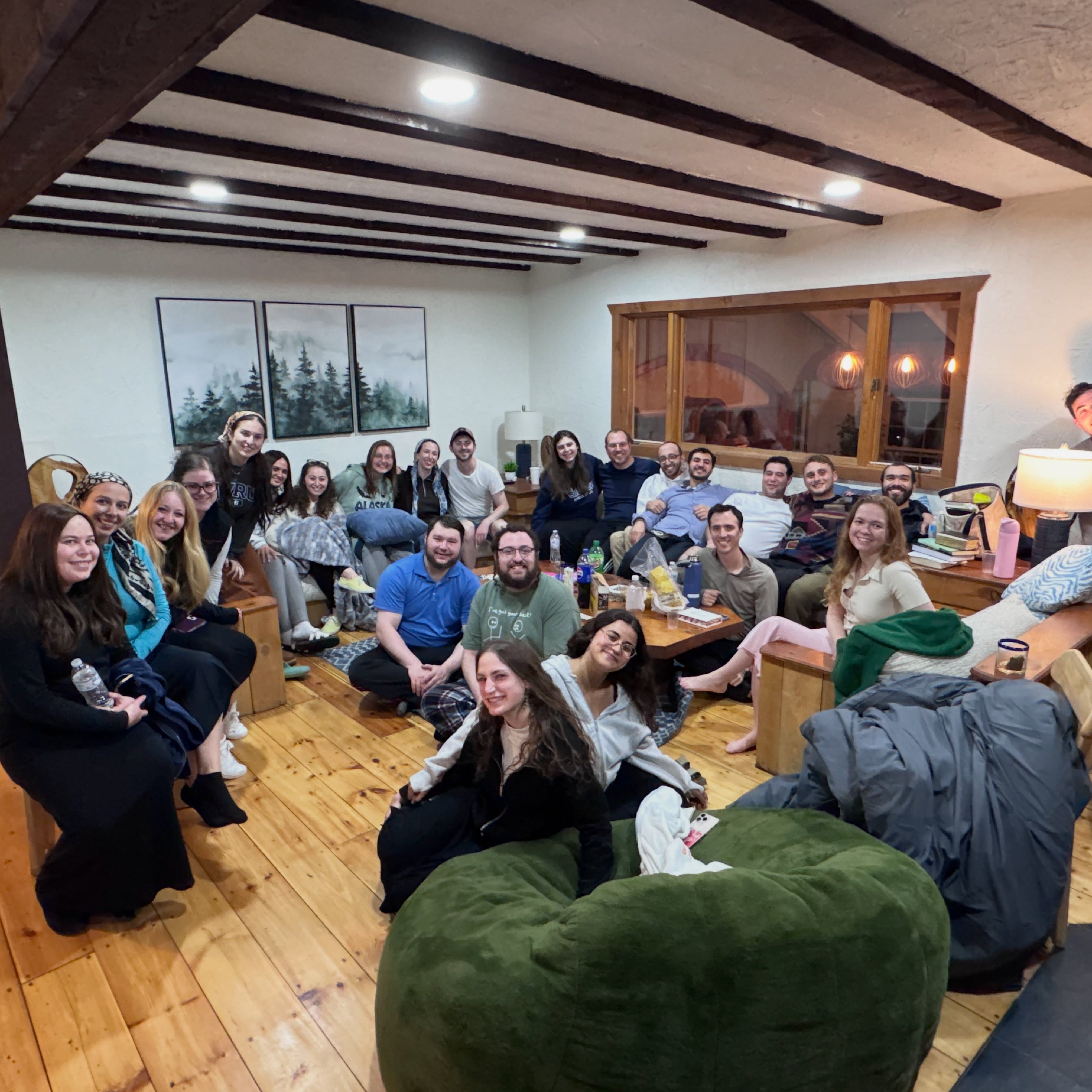 Travelers at the Shavuos retreat