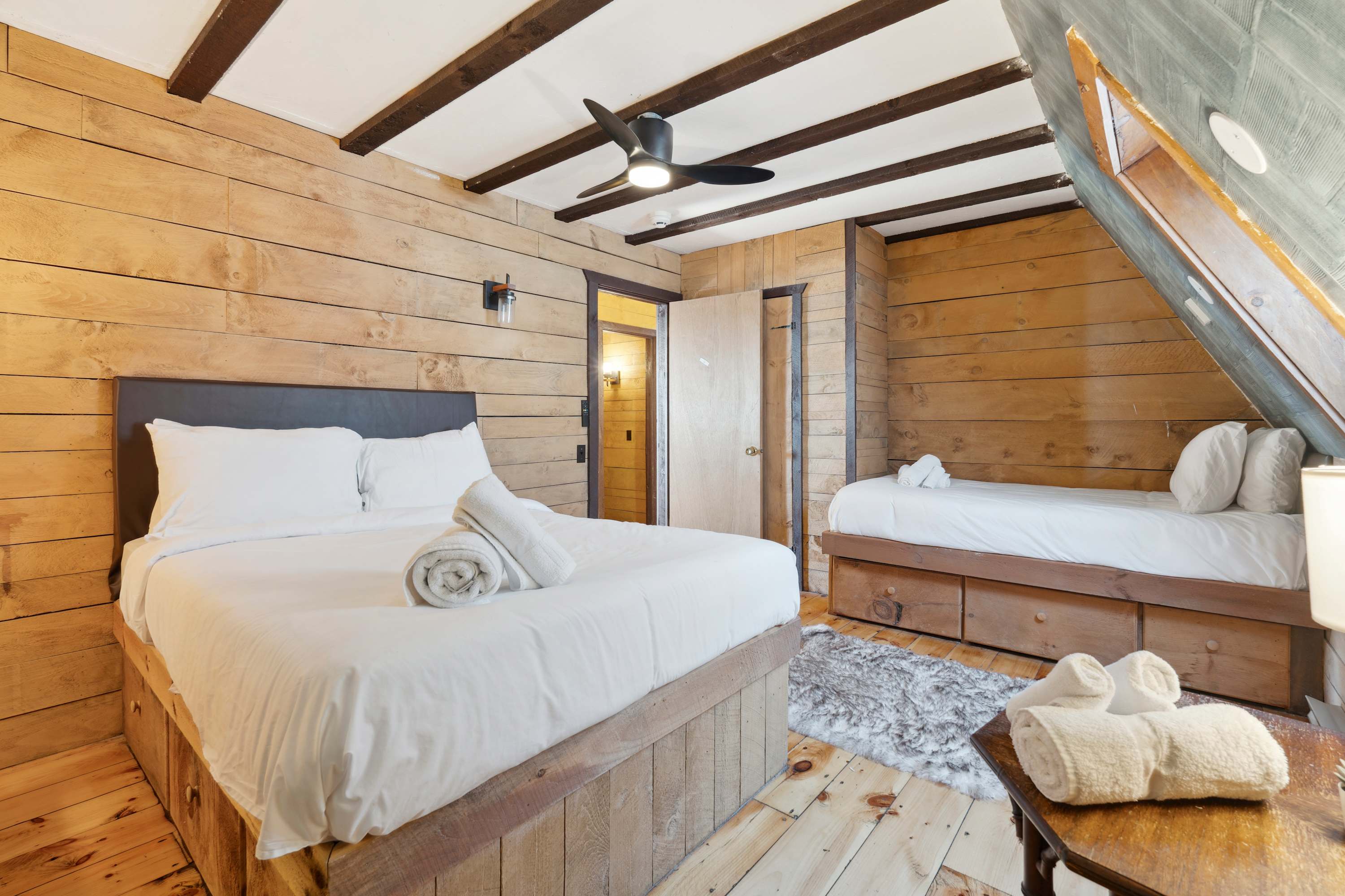 Shared room with Queen and Twin beds