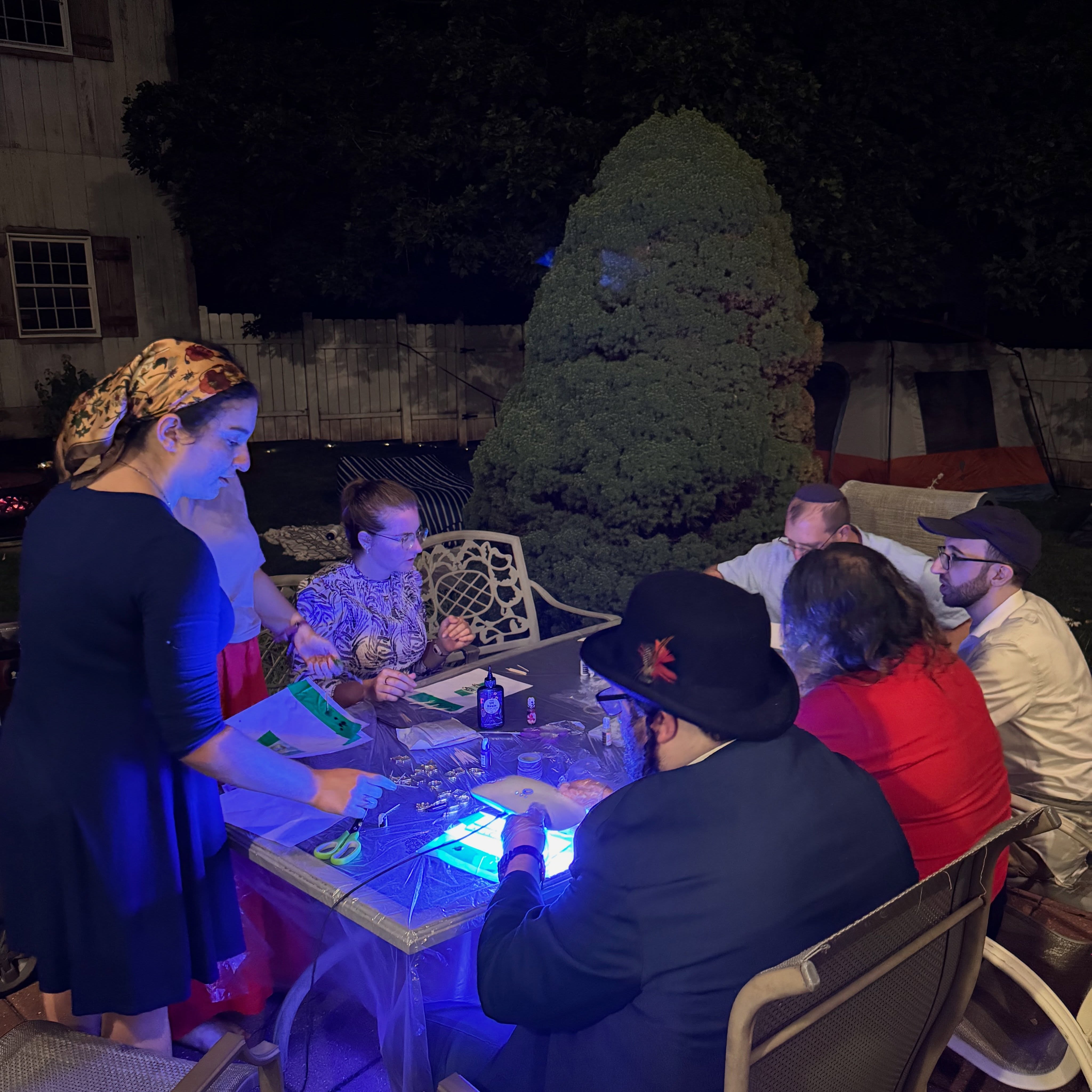 An evening workshop with Hamsa Nomads.